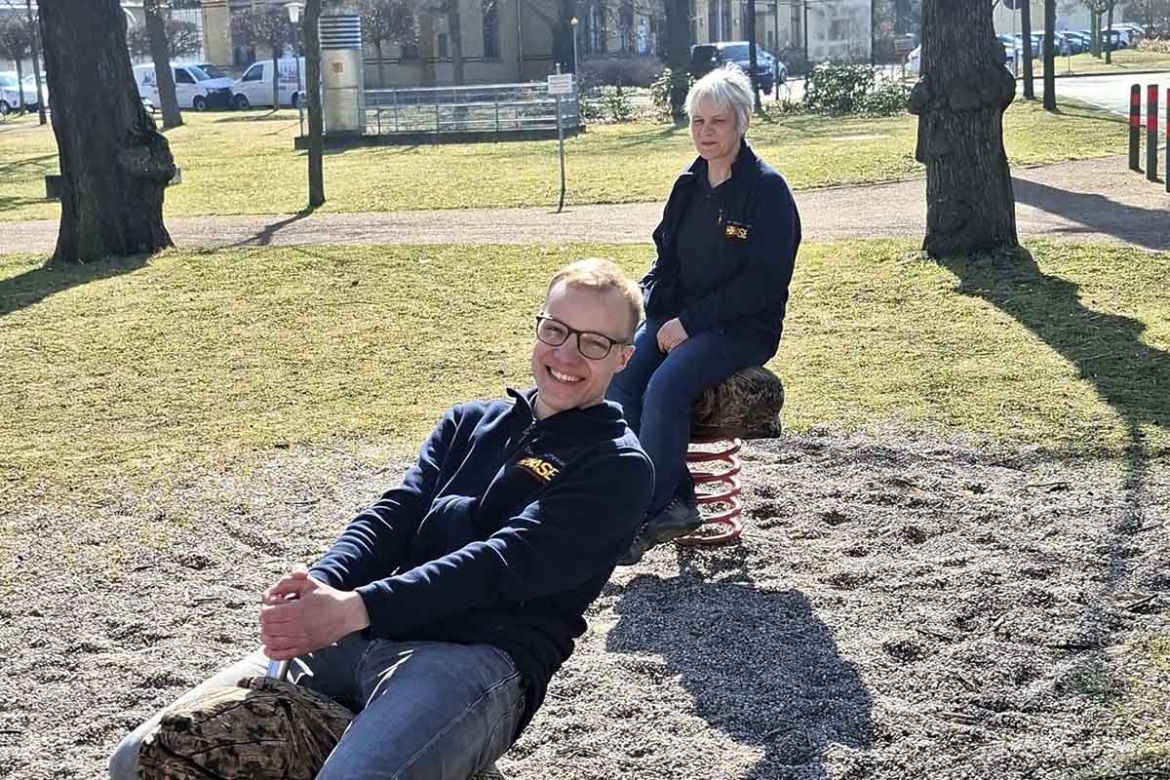 Auf dem Spielplatz.jpg