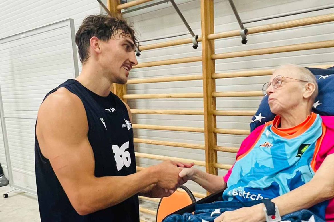 Fahrgast mit Spieler.jpg