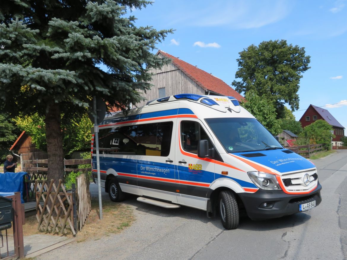 Wünschewagen-Sachsen-Kelley-Family-Letzte-Wünsche-wagen-3.jpg