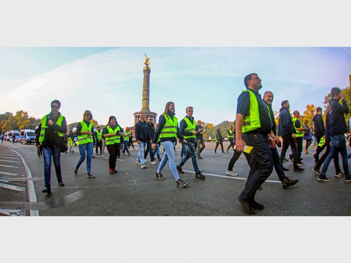 Wünschewagen-ASB-Letzte-Wünsche-wagen-Jens-Spahn-ulrich-Bauch-Sternfahrt-Brandenburger-Tor (18).jpg