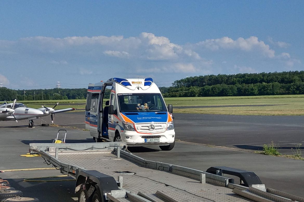 Wünschewagen-Hessen-Einmal-noch-zum-Flugplatz-2.jpg