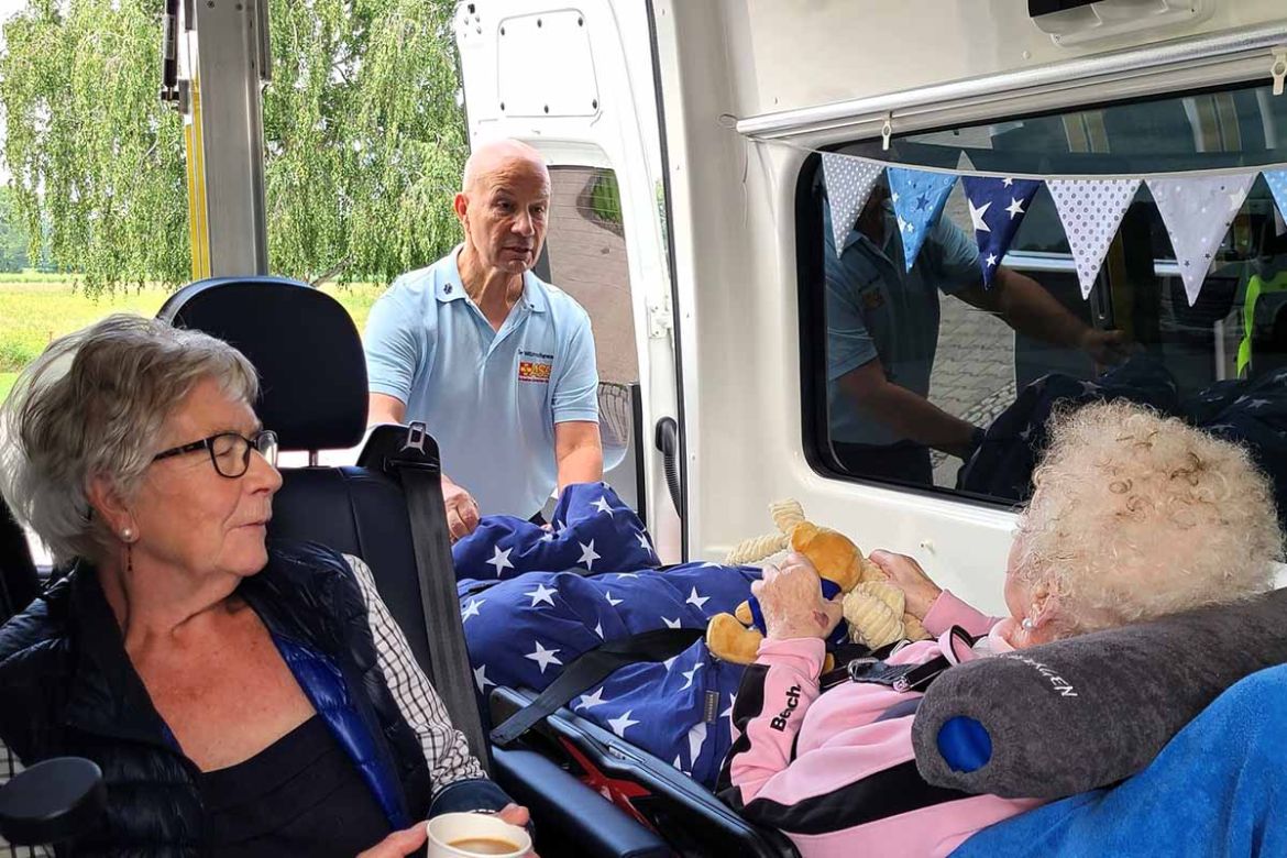 Im Wünschewagen.jpg