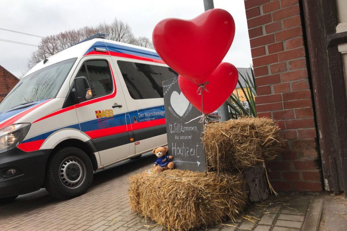 Wünschewagen-Niedersachsen-Hochzeit-Enkel-letze-Wüncshe-wagen.jpg