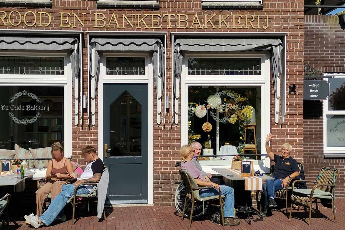 Vor der Bäckerei.jpg