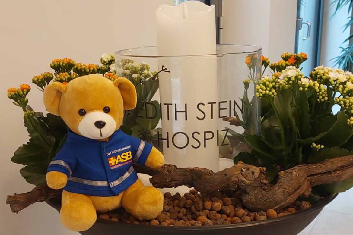 Teddy mit Kerze.jpg