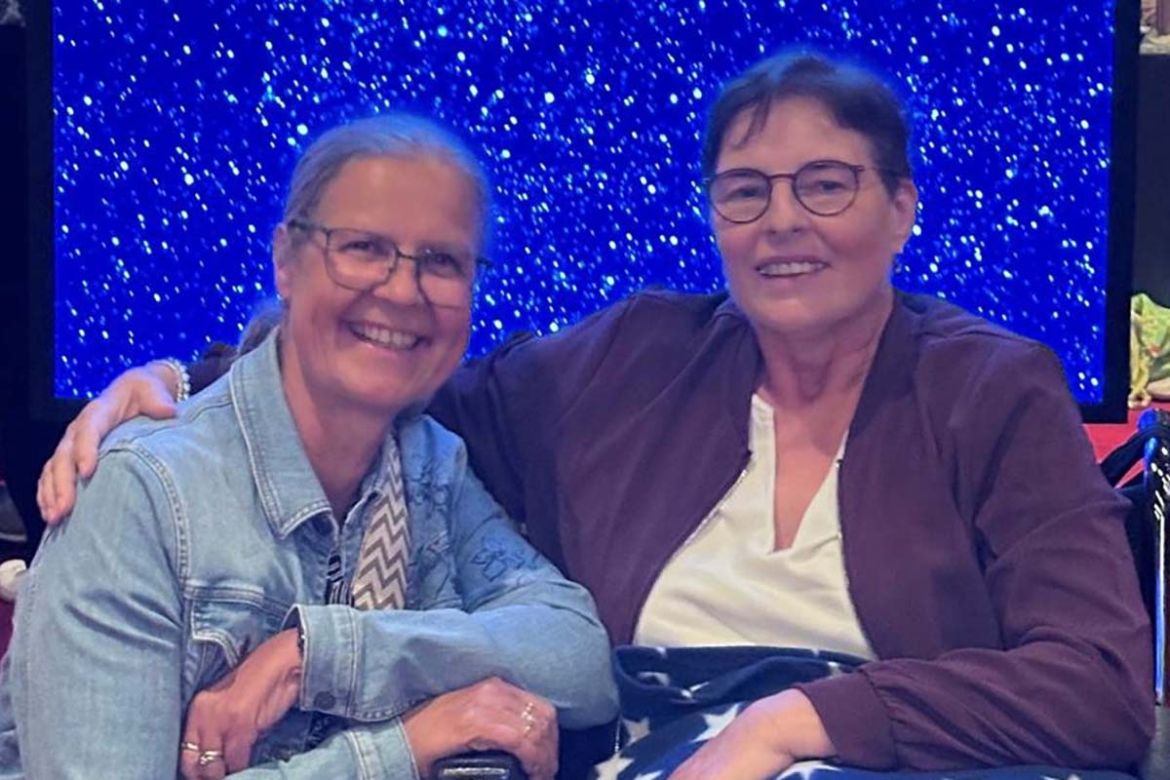 Fahrgast mit Begleitung.jpg