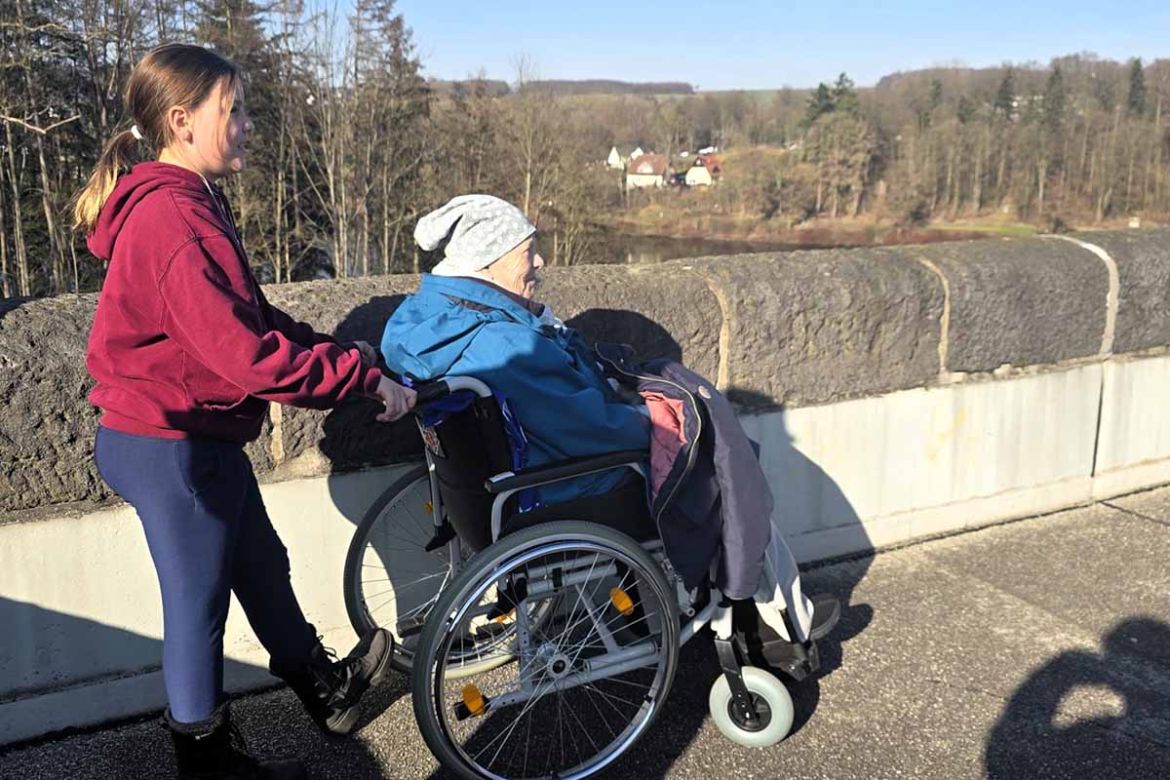 Fahrgast im Rollstuhl.jpg