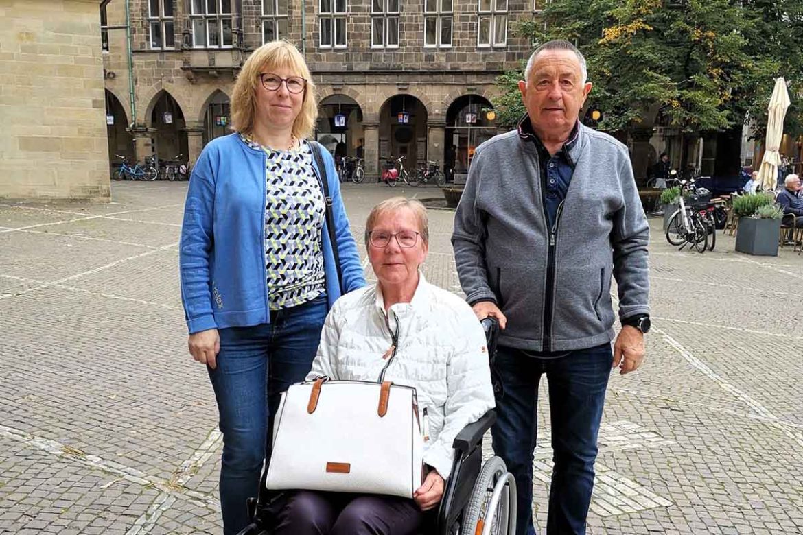 Fahrgast mit Begleitungen.jpg