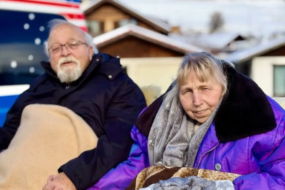 Angelika und Wolfgang warm eingepackt für die Fahrt